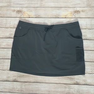 Columbia PFG Skirt size XL